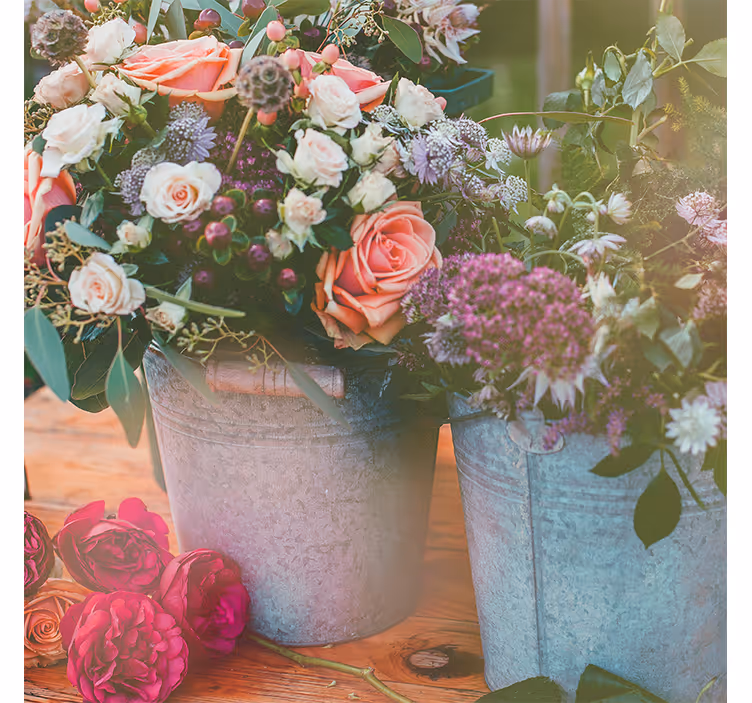 Rollo fenster wohnzimmer mit botanischem cottagecore-tisch - TenStickers