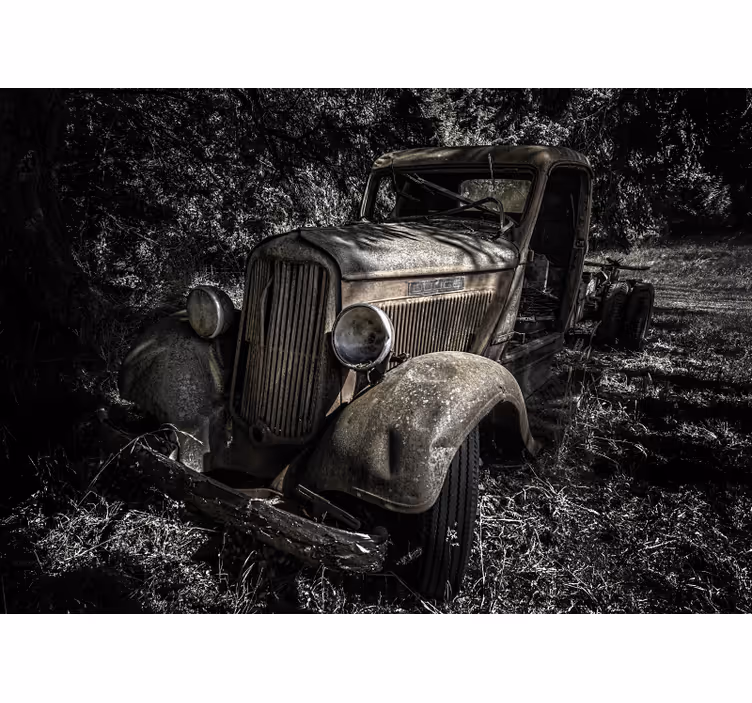Fototapete Fahrzeuge rostiger oldtimer-lkw - TenStickers