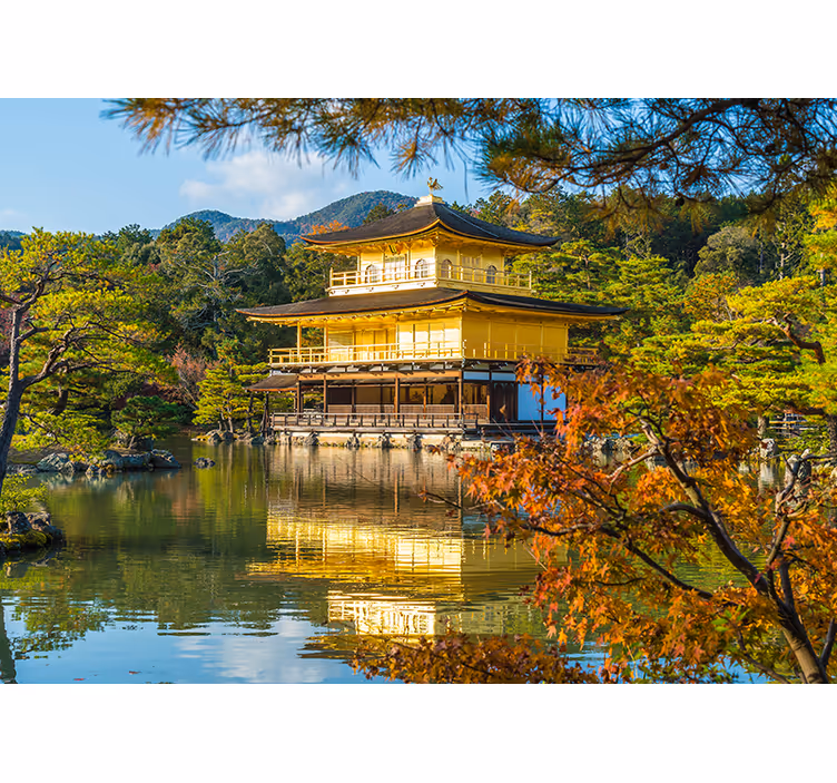 Fototapete landschaft mit reflexion des goldenen pavillons - TenStickers