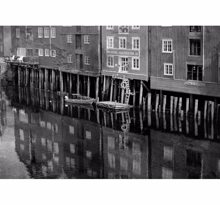 Fototapete Trondheim city nachtboote - TenStickers