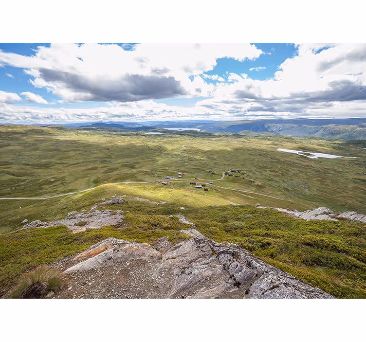 Fototapete landschaft bergige grünoase - TenStickers
