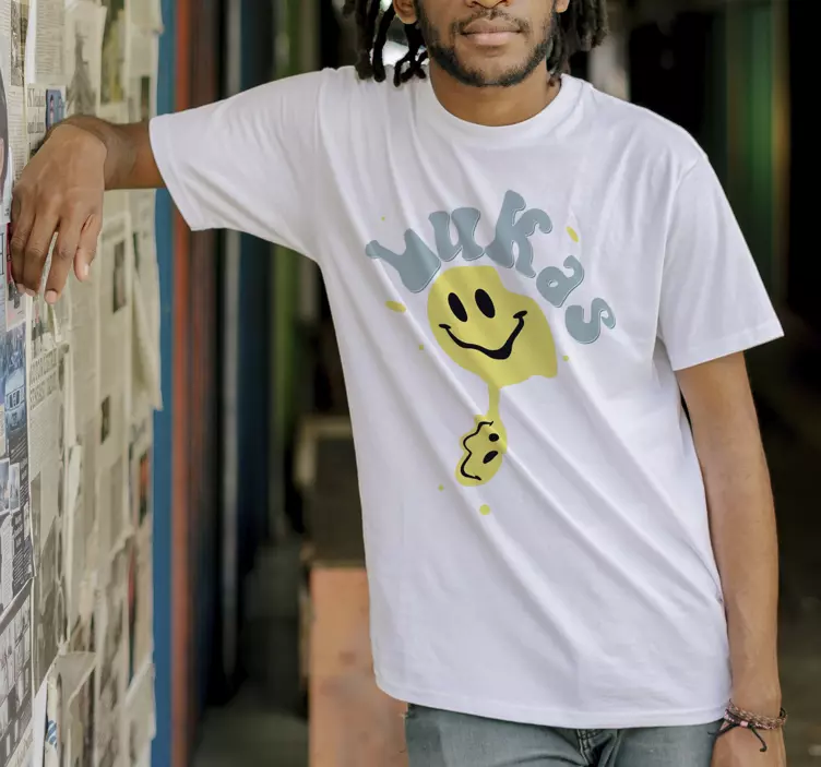 T-shirt mit namen fröhlichem gelben smiley - TenStickers