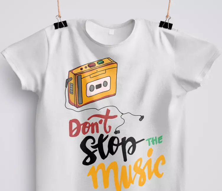 Retro-walkman-kassettenillustrations-t-shirt - TenStickers