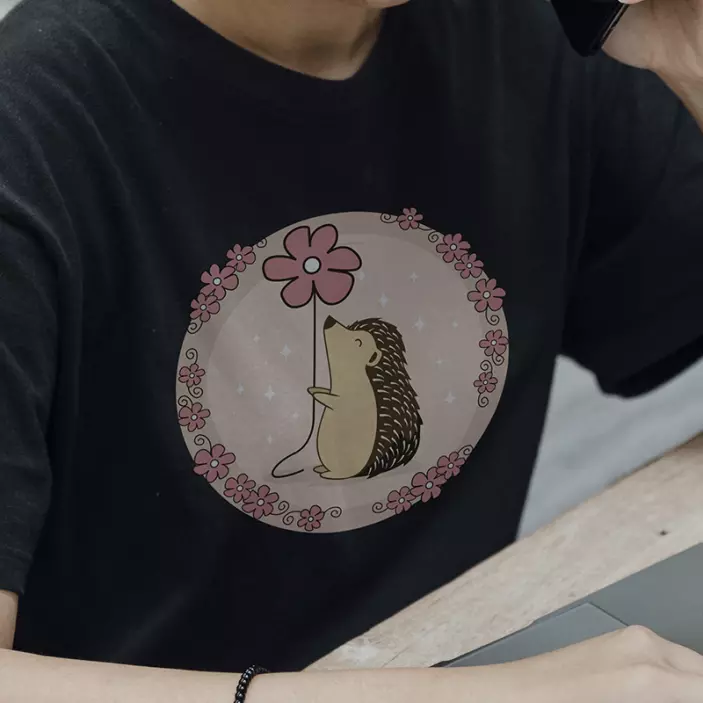 Stachelschwein und Gänseblümchen T-Shirt - TenStickers