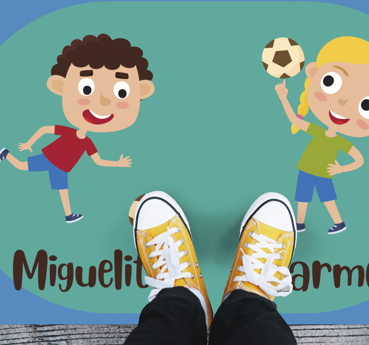 Vinylteppich kindlich kinder spielen fußball mit namen - TenStickers